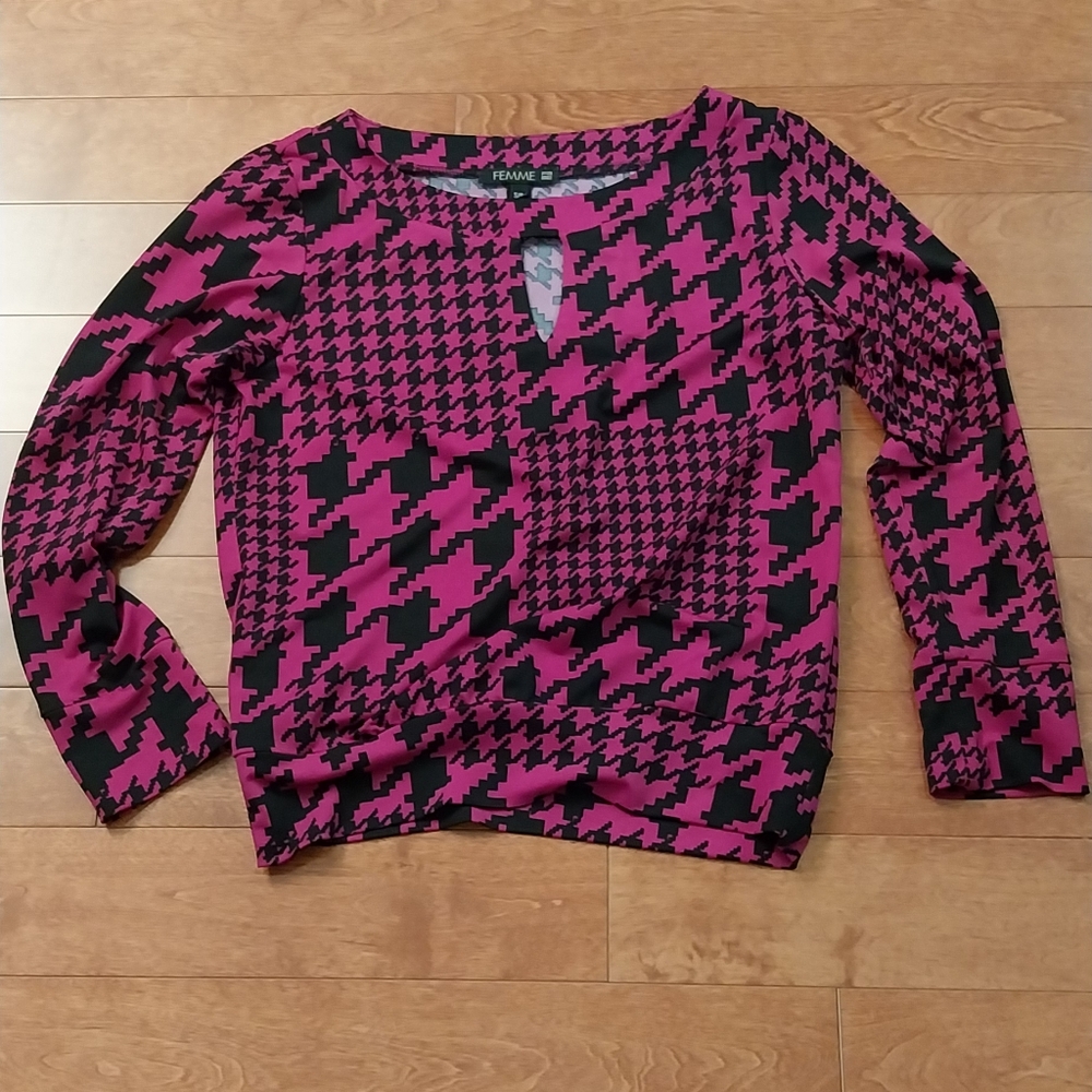 Vibrant Pink and Black Houndstooth Sweater